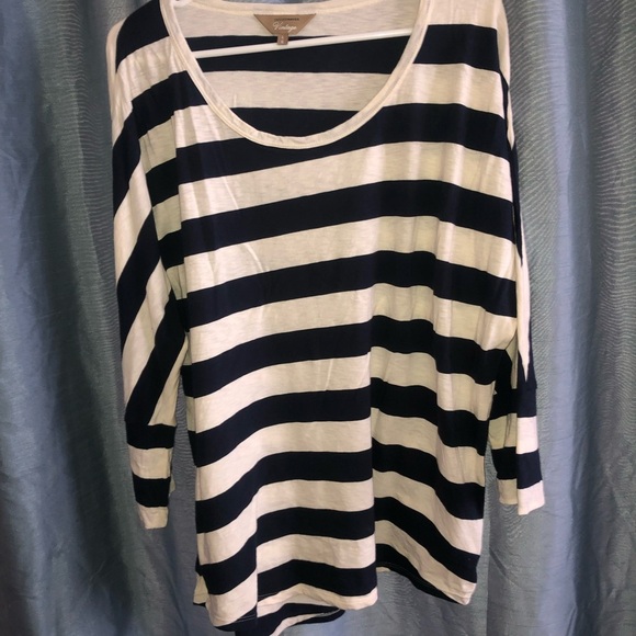 Denver Hayes Striped Navy and White Women's Top- lg 28” new or like new - Picture 1 of 7